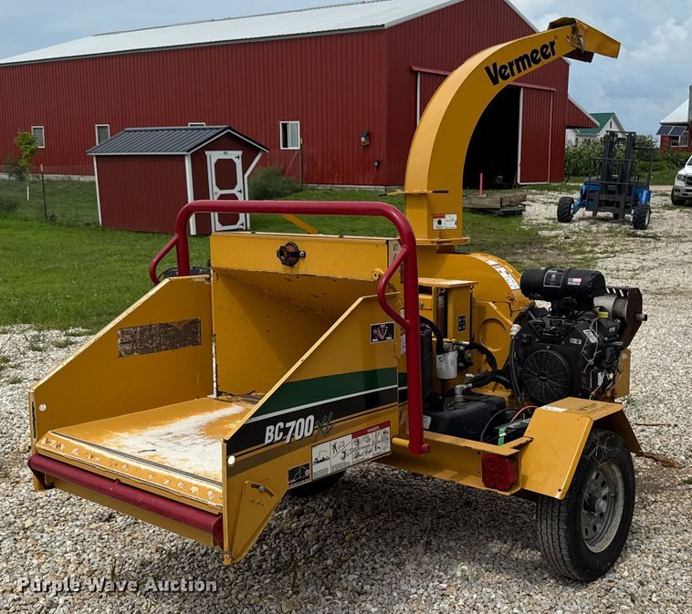 image for item EM2300 2018 Vermeer BC700 XL wood chipper