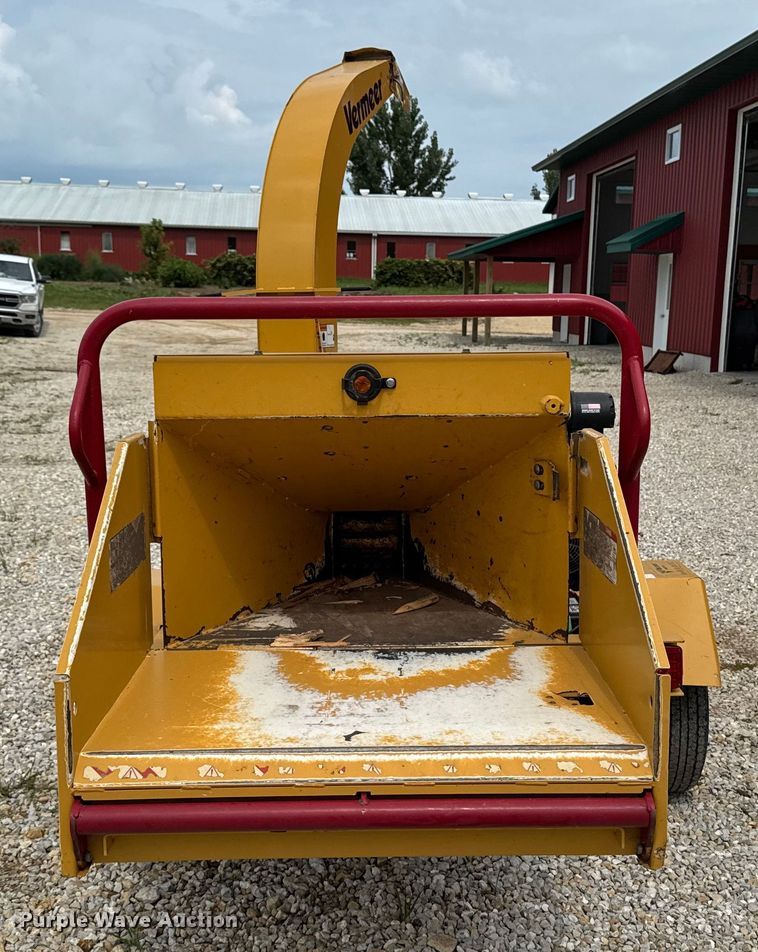 image for item EM2300 2018 Vermeer BC700 XL wood chipper