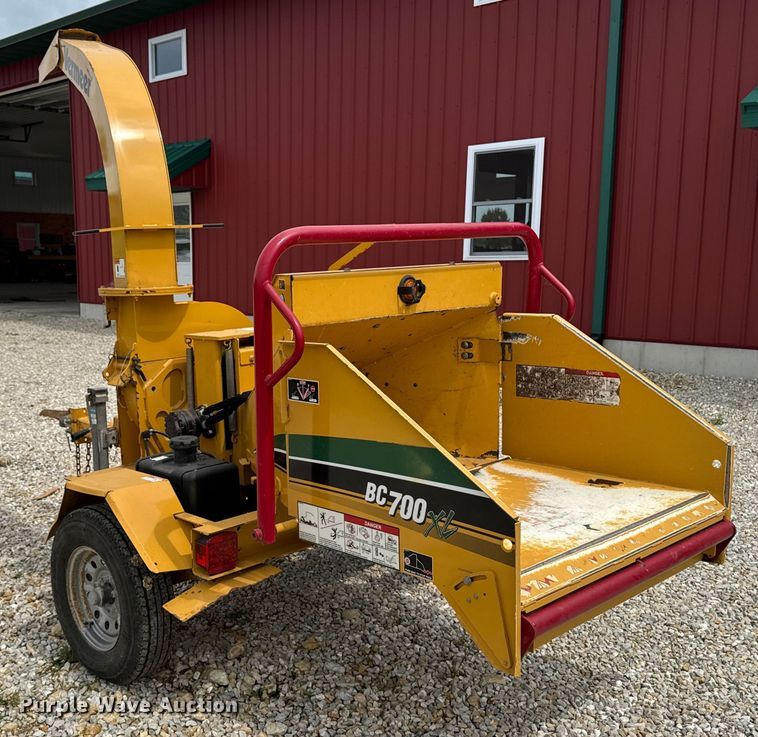 image for item EM2300 2018 Vermeer BC700 XL wood chipper