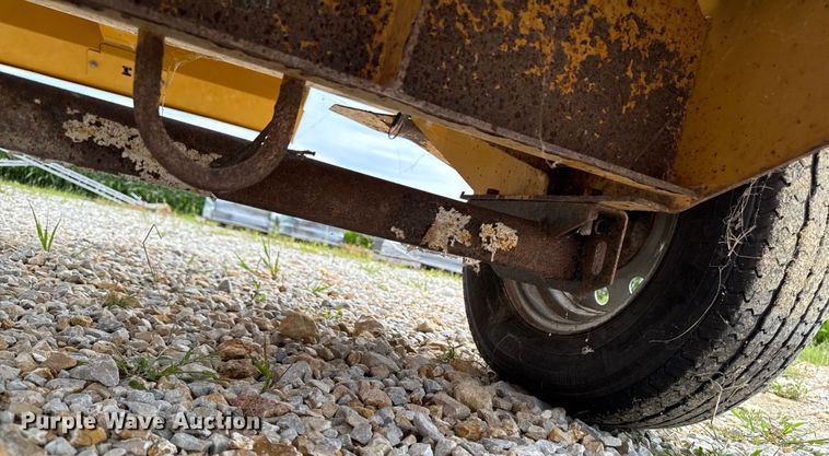 image for item EM2300 2018 Vermeer BC700 XL wood chipper