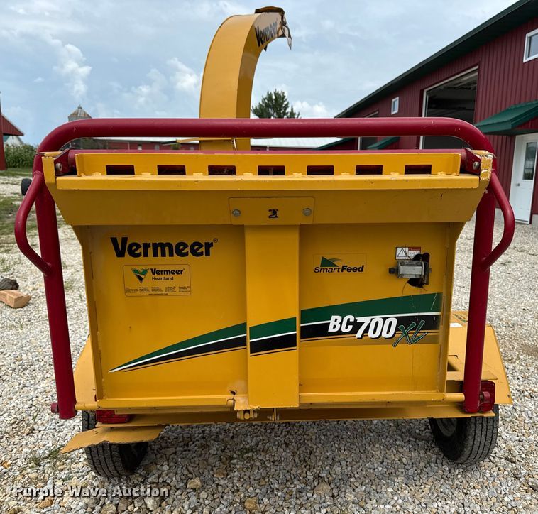 image for item EM2300 2018 Vermeer BC700 XL wood chipper
