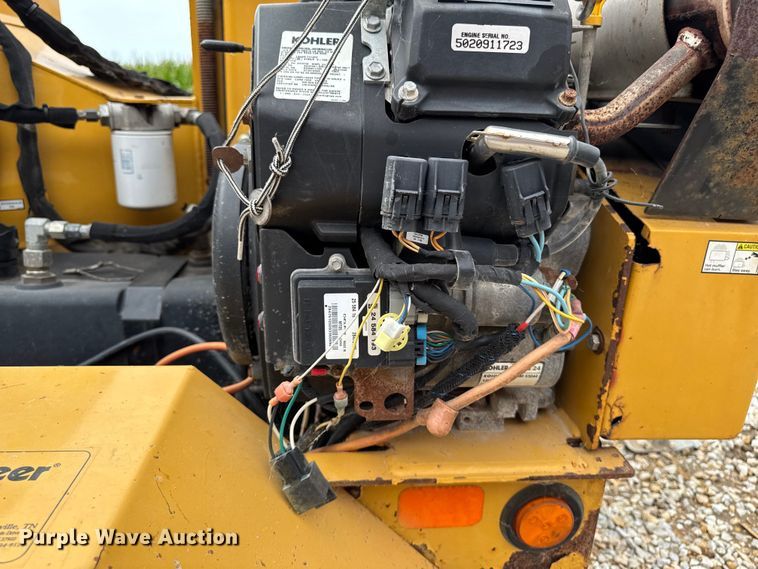 image for item EM2300 2018 Vermeer BC700 XL wood chipper