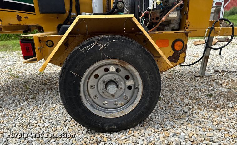 image for item EM2300 2018 Vermeer BC700 XL wood chipper