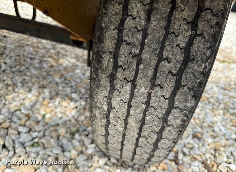 image for item EM2300 2018 Vermeer BC700 XL wood chipper