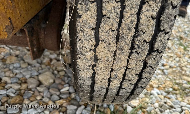 image for item EM2300 2018 Vermeer BC700 XL wood chipper