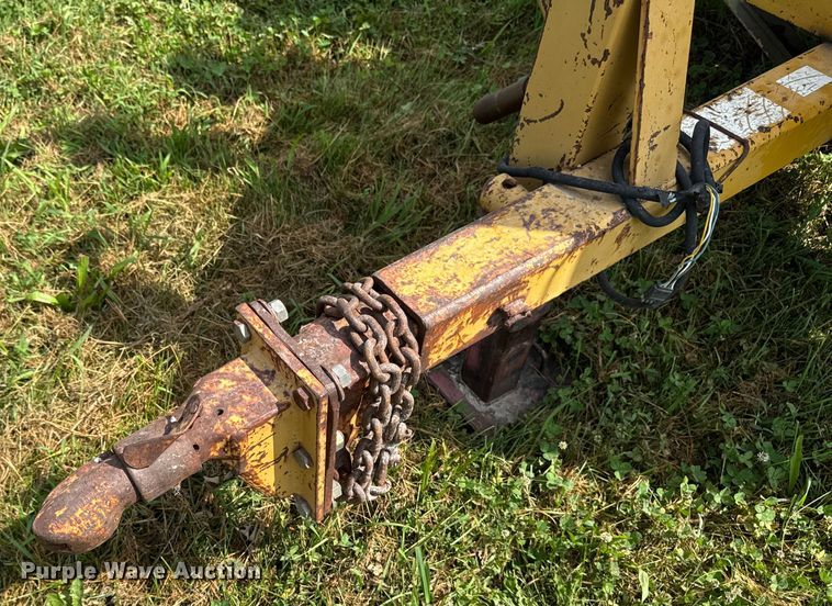 image for item EM2301 1992 Vermeer 1250 wood chipper