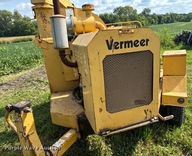 image for item EM2301 1992 Vermeer 1250 wood chipper