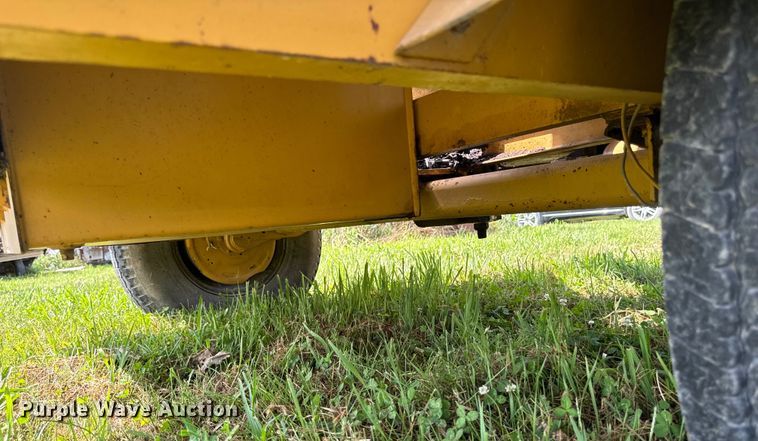 image for item EM2301 1992 Vermeer 1250 wood chipper