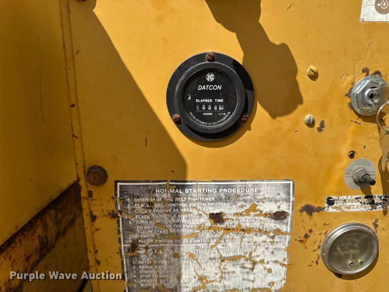 image for item EM2301 1992 Vermeer 1250 wood chipper