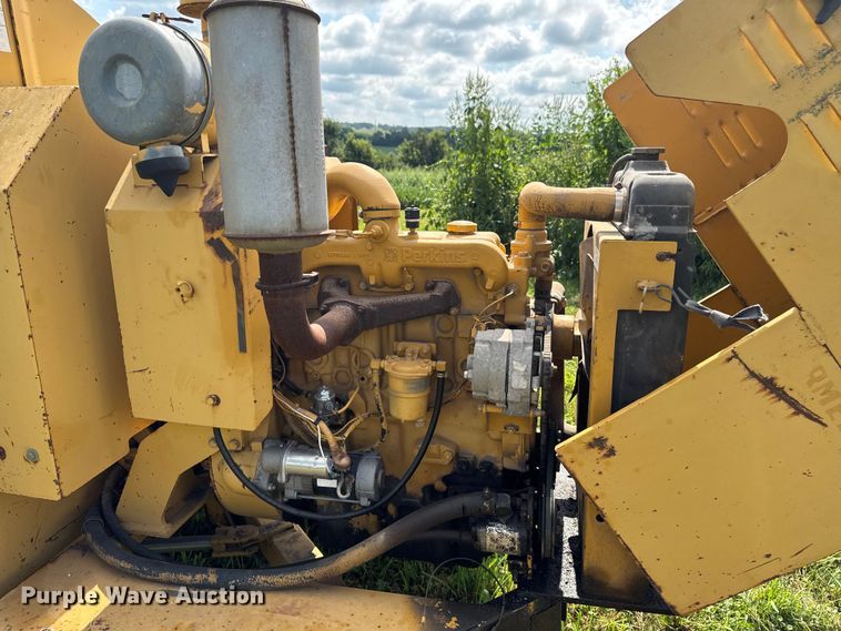 image for item EM2301 1992 Vermeer 1250 wood chipper