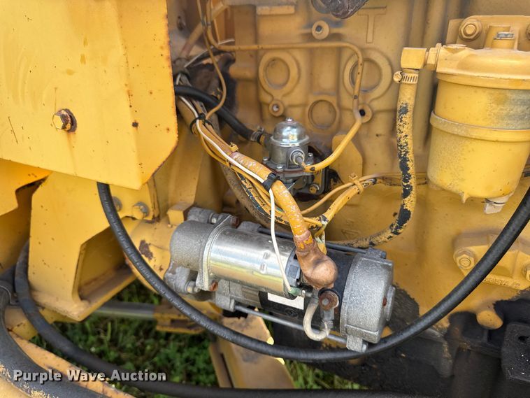 image for item EM2301 1992 Vermeer 1250 wood chipper