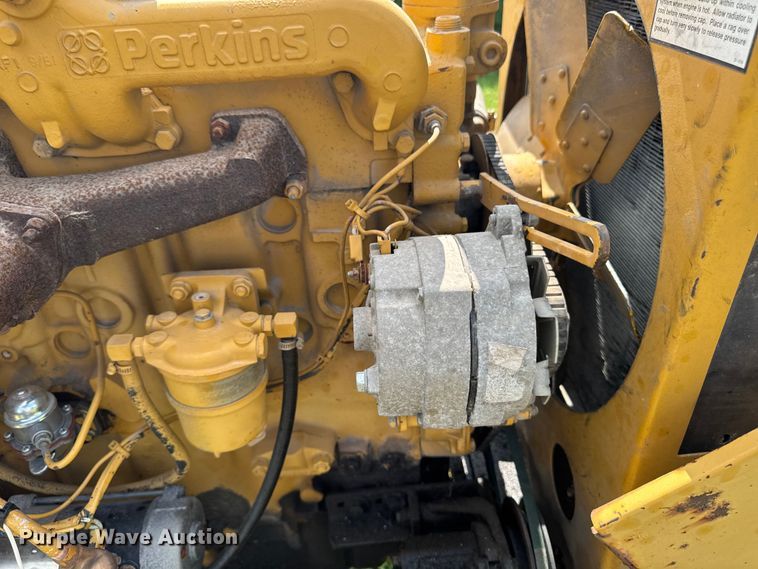 image for item EM2301 1992 Vermeer 1250 wood chipper