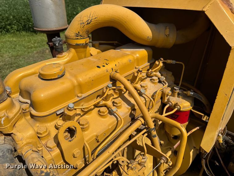 image for item EM2301 1992 Vermeer 1250 wood chipper