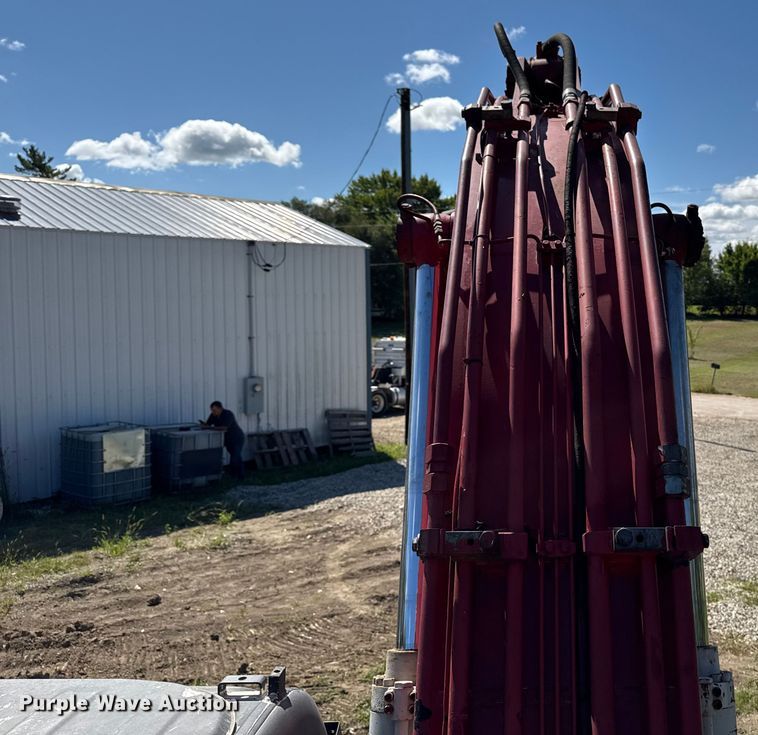 image for item EM2321 2002 Link-Belt 210LX excavator