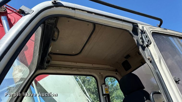 image for item EM2321 2002 Link-Belt 210LX excavator