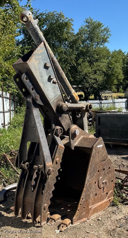 image for item EM2323 CP SK270-4 Kobelco excavator bucket