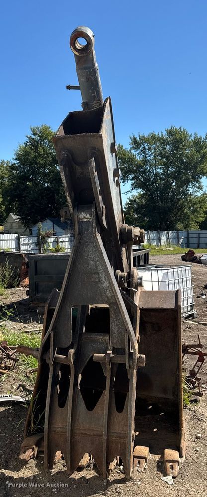 image for item EM2323 CP SK270-4 Kobelco excavator bucket