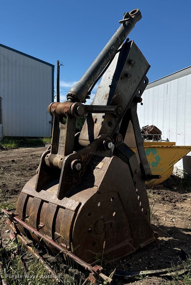 image for item EM2323 CP SK270-4 Kobelco excavator bucket