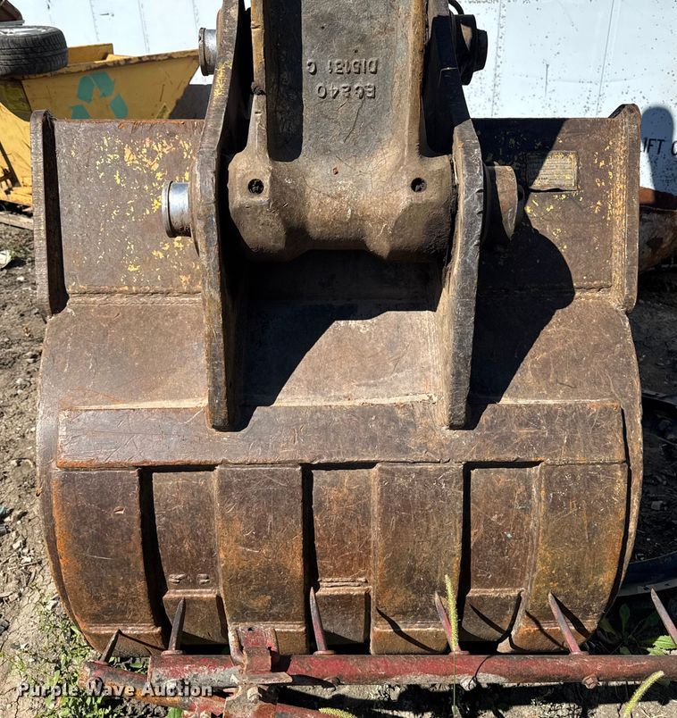 image for item EM2323 CP SK270-4 Kobelco excavator bucket