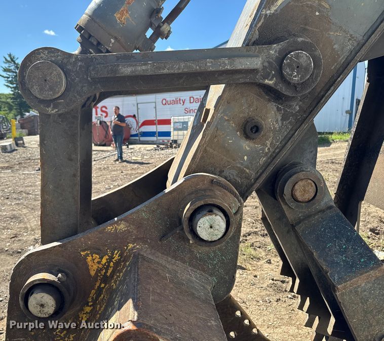 image for item EM2323 CP SK270-4 Kobelco excavator bucket