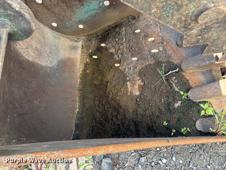 image for item EM2323 CP SK270-4 Kobelco excavator bucket