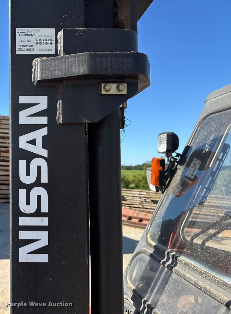 image for item EM2325 Nissan 110 forklift