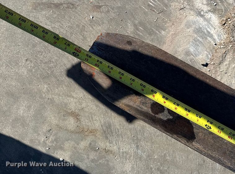 image for item EM2325 Nissan 110 forklift