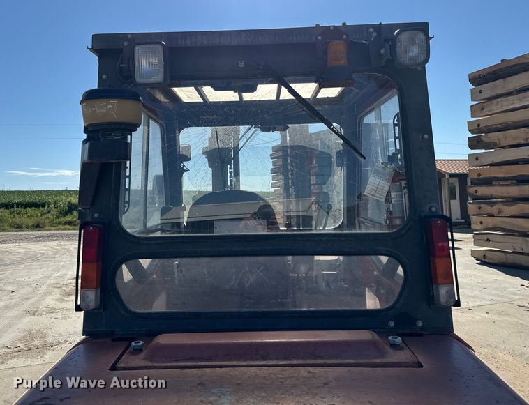 image for item EM2325 Nissan 110 forklift