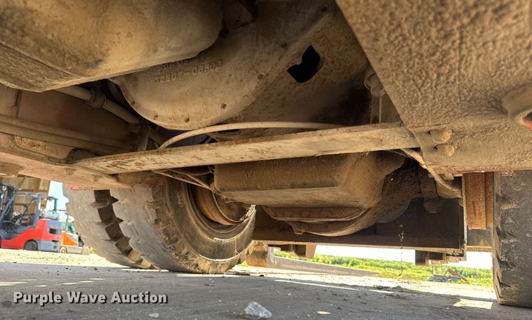 image for item EM2325 Nissan 110 forklift