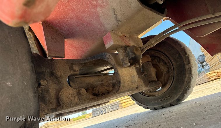 image for item EM2325 Nissan 110 forklift