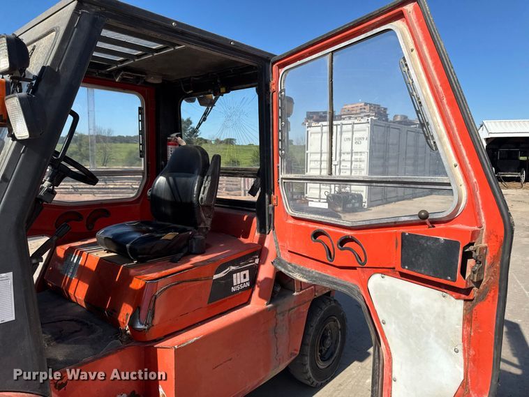 image for item EM2325 Nissan 110 forklift
