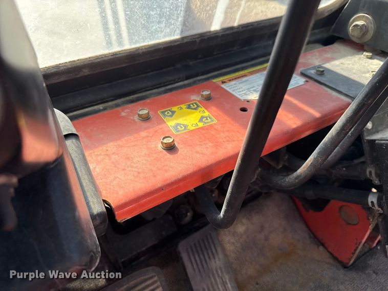 image for item EM2325 Nissan 110 forklift