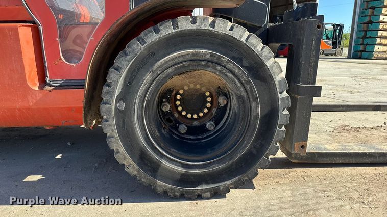 image for item EM2325 Nissan 110 forklift