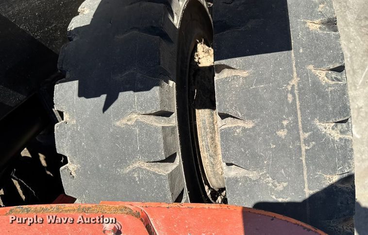 image for item EM2325 Nissan 110 forklift