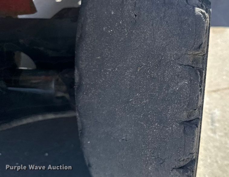 image for item EM2325 Nissan 110 forklift