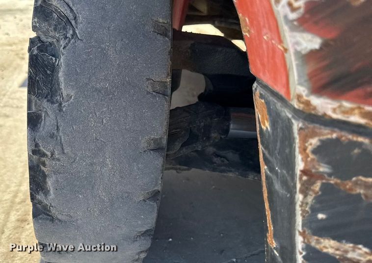 image for item EM2325 Nissan 110 forklift