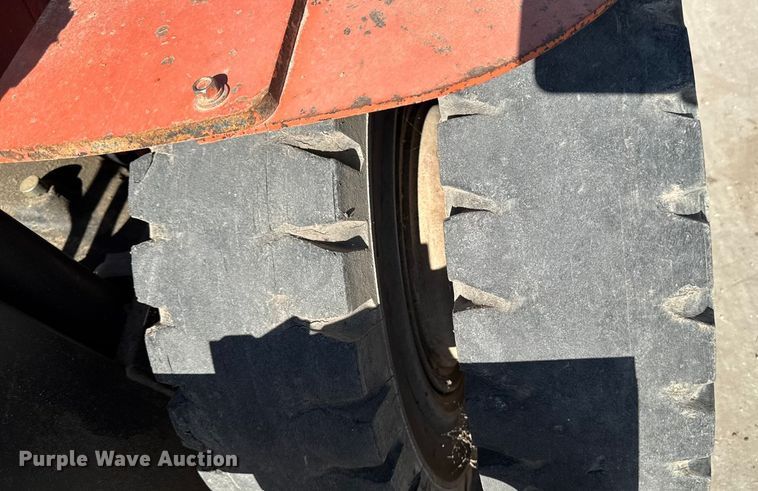 image for item EM2325 Nissan 110 forklift