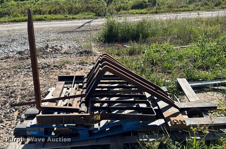 image for item EM2325 Nissan 110 forklift