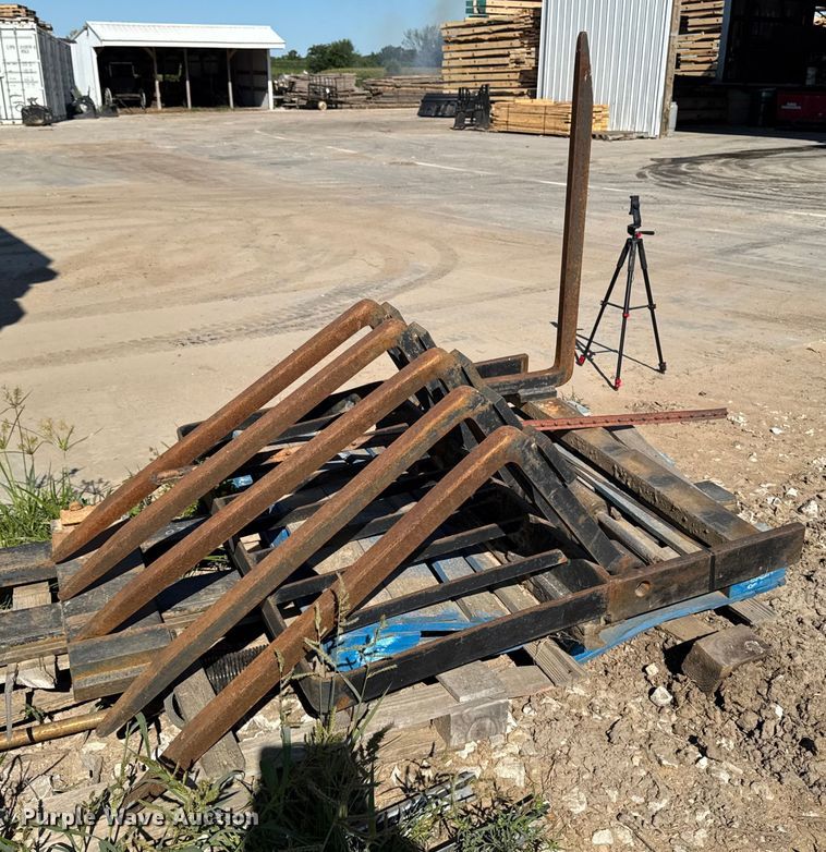 image for item EM2325 Nissan 110 forklift