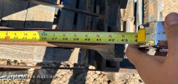 image for item EM2325 Nissan 110 forklift