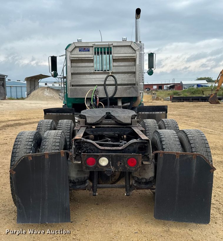 image for item EM2331 1994 Mack CH613 semi truck