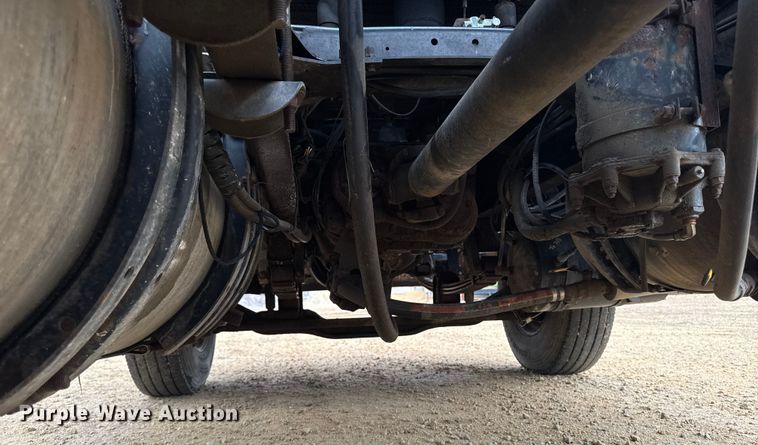 image for item EM2331 1994 Mack CH613 semi truck