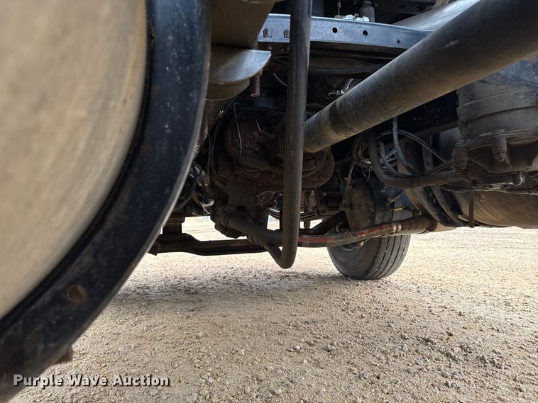 image for item EM2331 1994 Mack CH613 semi truck