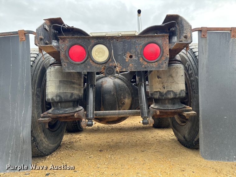 image for item EM2331 1994 Mack CH613 semi truck