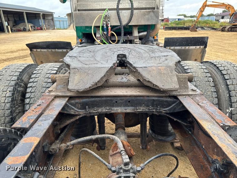 image for item EM2331 1994 Mack CH613 semi truck