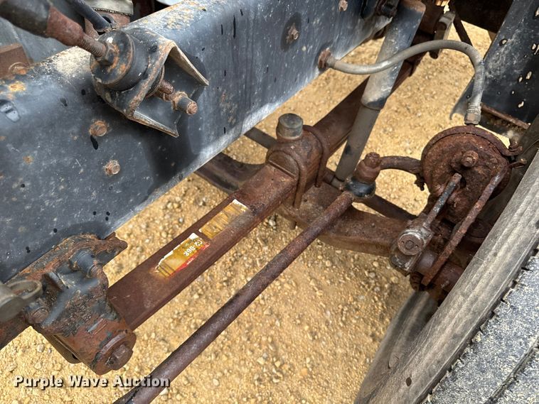 image for item EM2331 1994 Mack CH613 semi truck