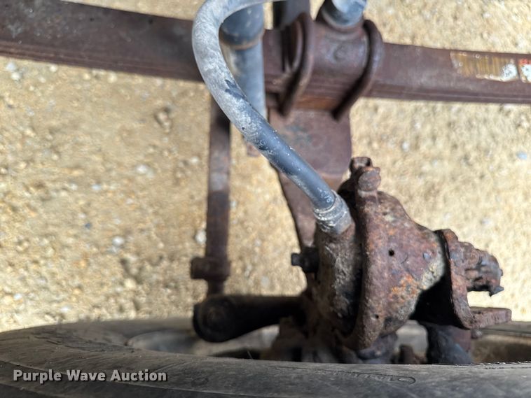 image for item EM2331 1994 Mack CH613 semi truck