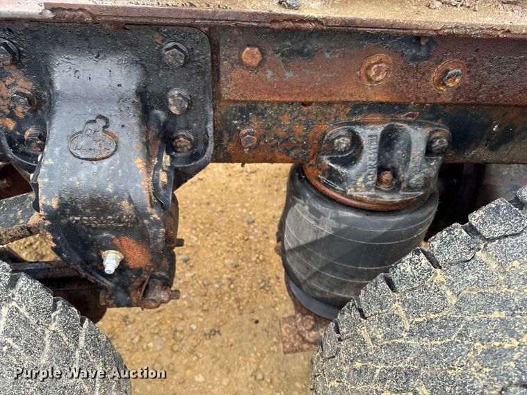 image for item EM2331 1994 Mack CH613 semi truck