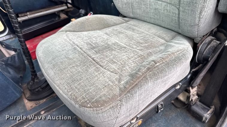 image for item EM2331 1994 Mack CH613 semi truck