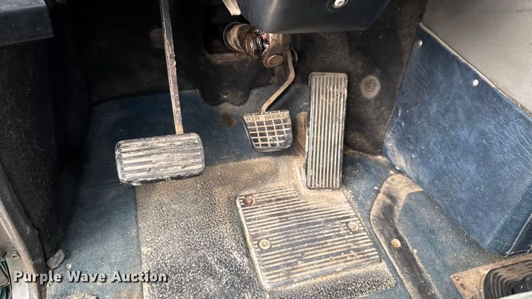 image for item EM2331 1994 Mack CH613 semi truck